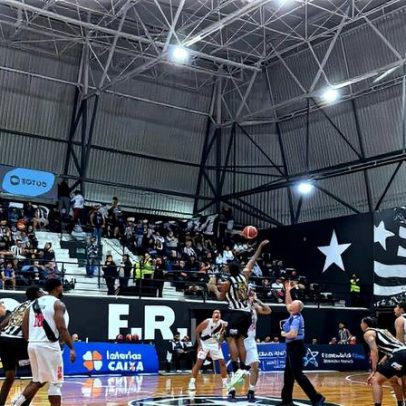 Torcedor do Flamengo gera tumulto em clássico de basquete Botafogo x Vasco