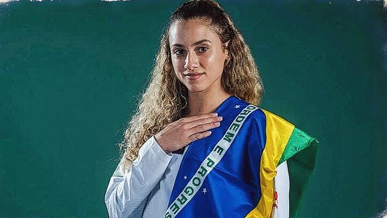 Milena Titoneli leva prata no Mundial de Taekwondo na China (Foto: Reprodução/ Alexandre Loureiro)