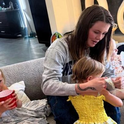 Alec e Hilaria Baldwin celebram aniversário de Ireland após críticas a família