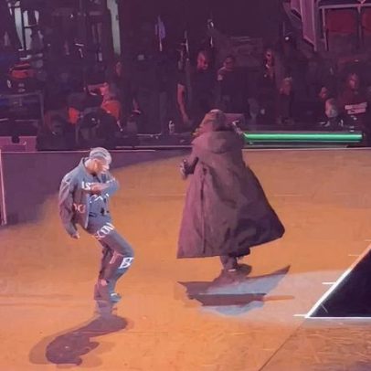 Brandy revolta fãs ao abandonar o palco durante apresentação musical