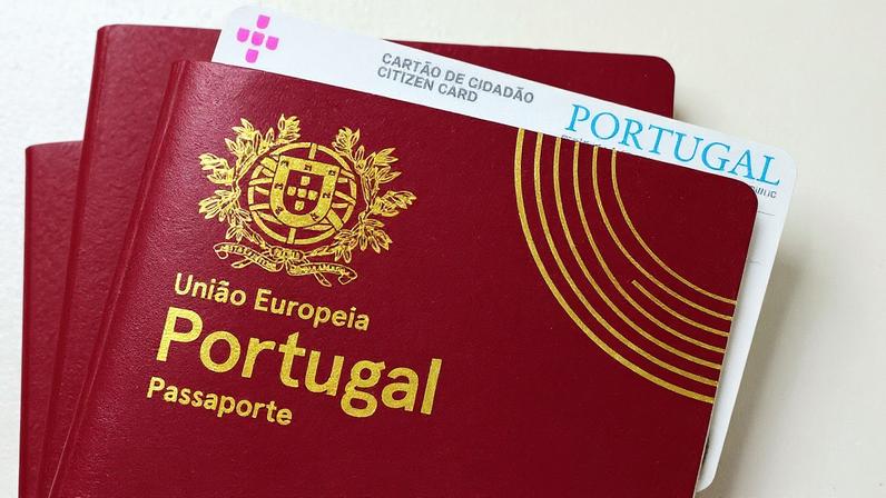 Portugal aprova lei que endurece acesso à cidadania. Brasileiros e CPLP precisarão de 7 anos de residência legal. Saiba o que muda e como afeta imigrantes - Foto: Marta Branco
