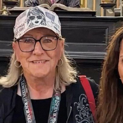 Donna Kelce usa itens da Taylor Swift na noite de terror de Halloween