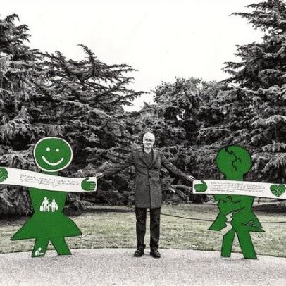 Memorial de Michael Landy para trabalhadores humanitários é revelado em Londres