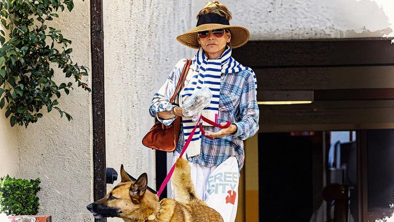 Lori Loughlin was seen in Beverly Hills this week with her dog, amid news of her marriage split — and pal John Stamos slamming her estranged husband, Mossimo Giannulli. 4CRNS, WCP / BACKGRID