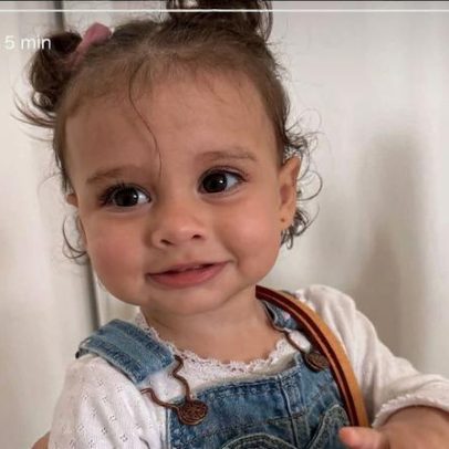 Amanda Kimberlly divulga foto rara de Helena, filha de Neymar