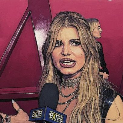 Jessica Simpson mira homens mais jovens semanas após ser vista com ex Eric Johnson