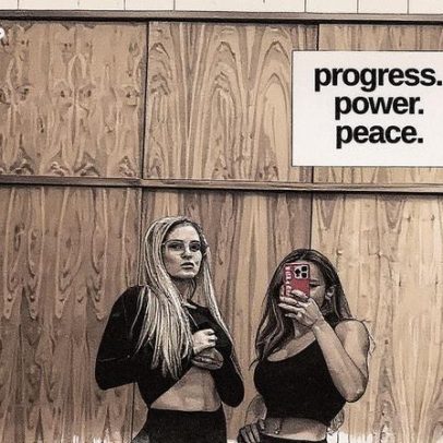 Meghan Trainor exibe abdômen impressionante em selfie de academia após perda de peso com Mounjaro