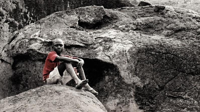 Meninos são convocados com frequência para lutar na guerra do Sudão