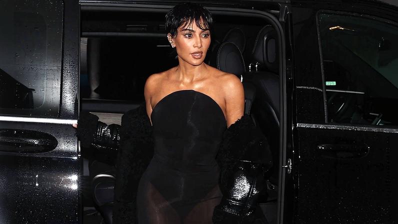 Kim Kardashian rocked her mom Kris Jenner’s signature pixie hairstyle at Paris Fashion Week on Saturday. 1 / BACKGRID