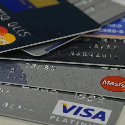 Caixa anuncia cartão de crédito com anuidade zero para professores