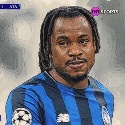 Técnico da Atalanta empurra atacante após substituição na Liga dos Campeões