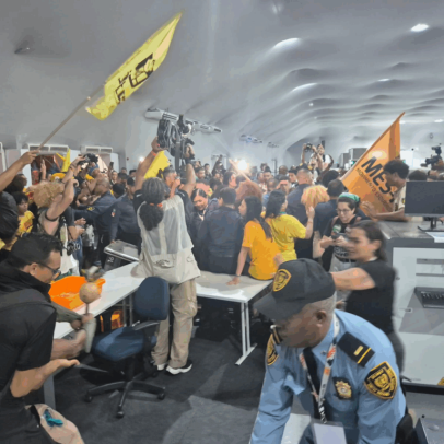 Manifestantes tentam ocupar área da ONU na COP30 e enfrentam seguranças