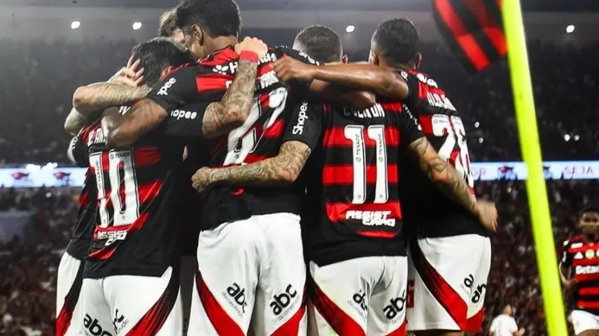 Flamengo comemora gol diante do Bragantino (Foto: Gilvan de Souza / Flamengo)