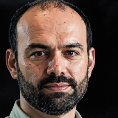 Empreendedor enfrenta angústia em terraço com vista