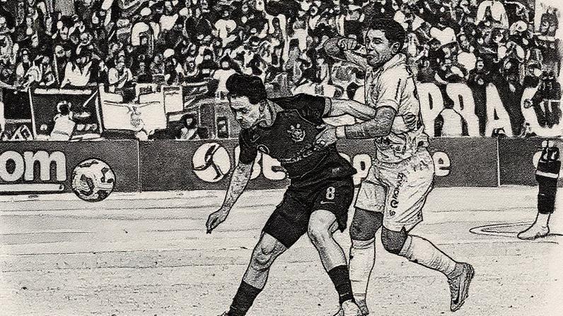 Garro e Galeano, autor do gol do Ceará, disputam bola durante jogo pelo Brasileirão. (Foto: Renato Gizii/E.Fotografia/Gazeta Press)