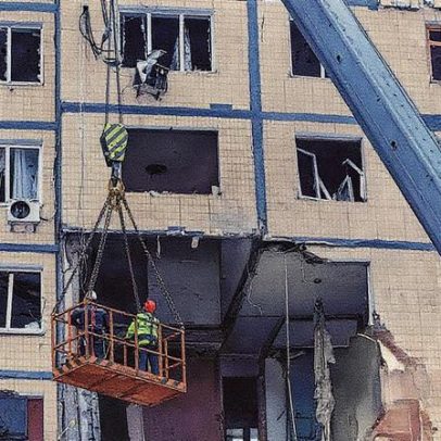 Mísseis russos atingem instalações energéticas ucranianas e deixam pelo menos quatro mortos