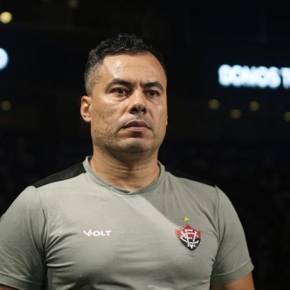 Técnico do Vitória, Jair Ventura, evita rebaixamento do Sport