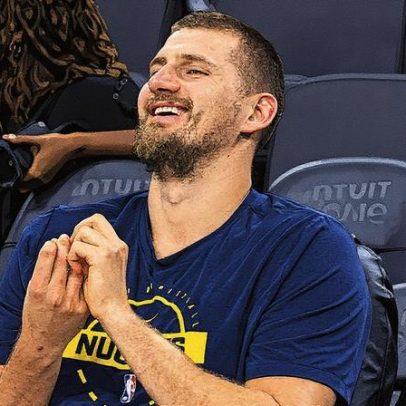 Nikola Jokic brilha em mais uma noite no ginásio