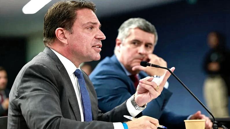 PT tenta encerrar imediatamente o mandato de Ramagem