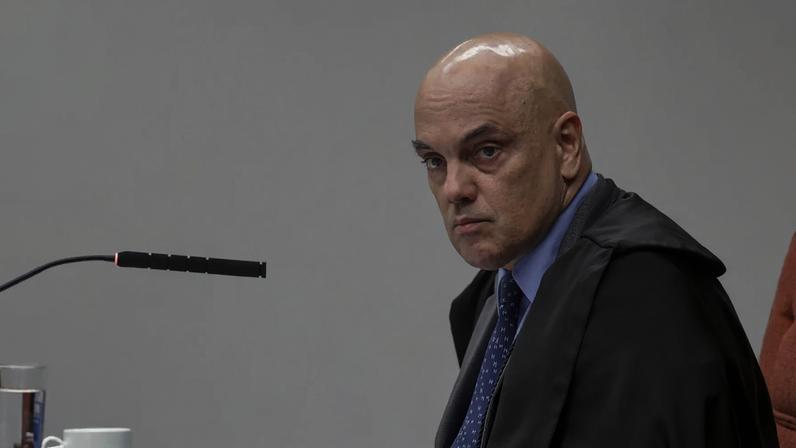 Moraes decidirá sobre visitas e retorno de Bolsonaro à prisão domiciliar