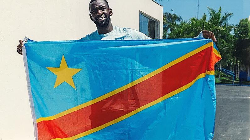 Atacante Bolasie comemora vitória da Seleção da RD do Congo nas Eliminatórias para a Copa (Foto: Reprodução Instagram/Bolasie)