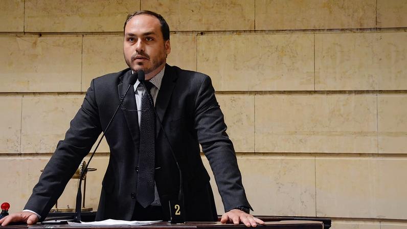 Carlos Bolsonaro foi reeleito vereador no Rio e deve renunciar para disputar Senado por SC. (Foto: Caio César/CMRJ)