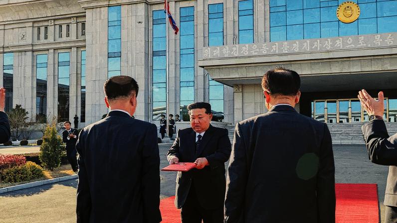 Kim Jong-un visita primeira vez em 13 anos órgão anti dissidência Coreia Norte