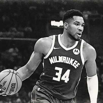 Giannis defende Myles Turner de vaias durante partida