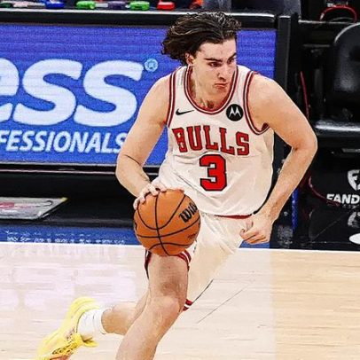 Giddey faz marca histórica na liga de basquete e coloca Bulls à frente