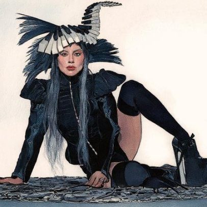 Lady Gaga supera crises, provoca caos e encontra o amor