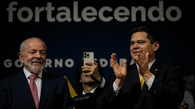 Lula busca reunião com Alcolumbre para conter crise após indicação de Messias