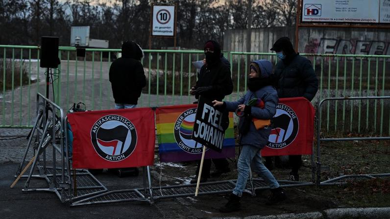 Julgamento na Alemanha contra membros do Antifa Este por ataques à extrema direita