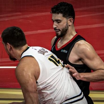 Jokic domina Rockets e Nuggets vencem na Copa da NBA