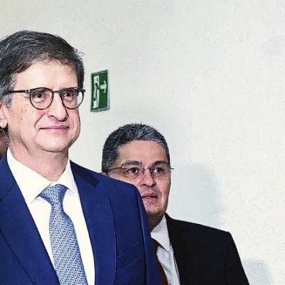 Gonet perde apoio por ligação com Moraes, mas permanece no cargo