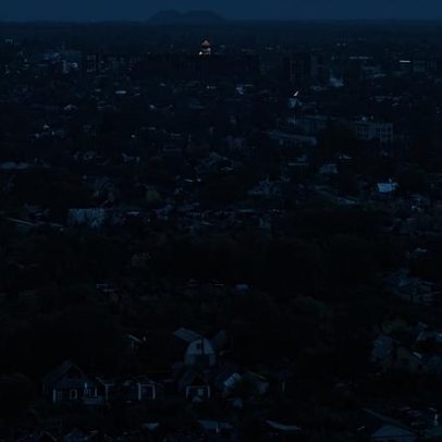 Rússia ataca Pokrovsk; nova política de Trump para a Ucrânia pode não funcionar