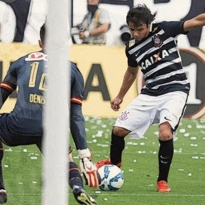 Corinthians goleia o São Paulo por 6 a 1 no Brasileirão de 2015