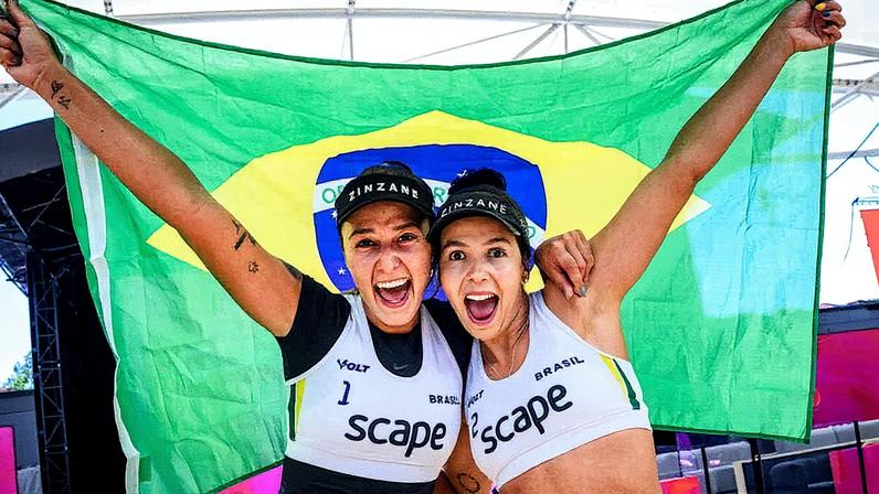Thâmela e Vic nas semis do Mundial de Vôlei de Praia 2025 (Foto: Volleyball Word)