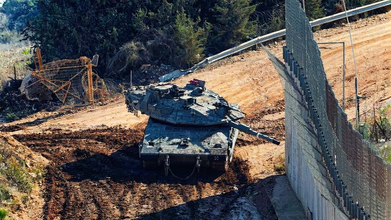 Israel mata 13 pessoas em bombardeio em campo de refugiados no Líbano