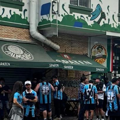 Torcida do Grêmio se reúne nas proximidades do Allianz Parque antes de duelo com o Corinthians