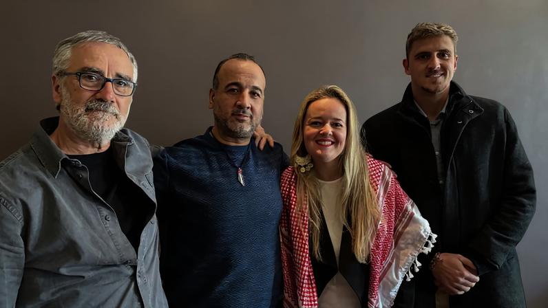 Israel deixou o dinheiro dos palestinos inútil; nada para comprar na Faixa de Gaza