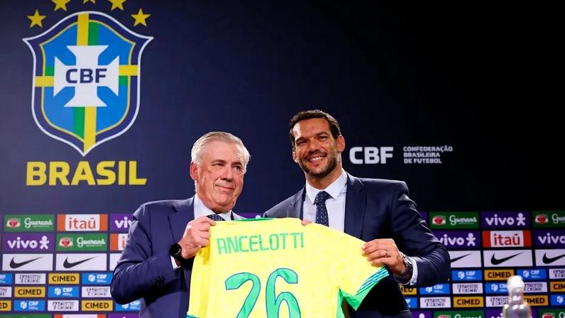 Carlo Ancelotti recebeu apoio de Samir Xaud, presidente da CBF (Foto: Rafael Ribeiro/CBF)