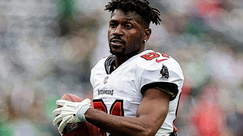 Antonio Brown enfrenta processo por tentativa de homicídio nos Estados Unidos (Foto: Adam Hunger/AP)