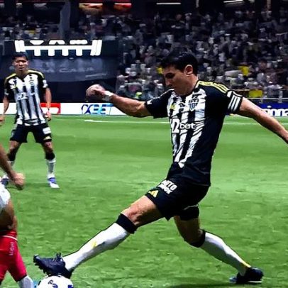 Áudio do VAR explica não expulsão de Junior Alonso no Atlético-MG x Bahia