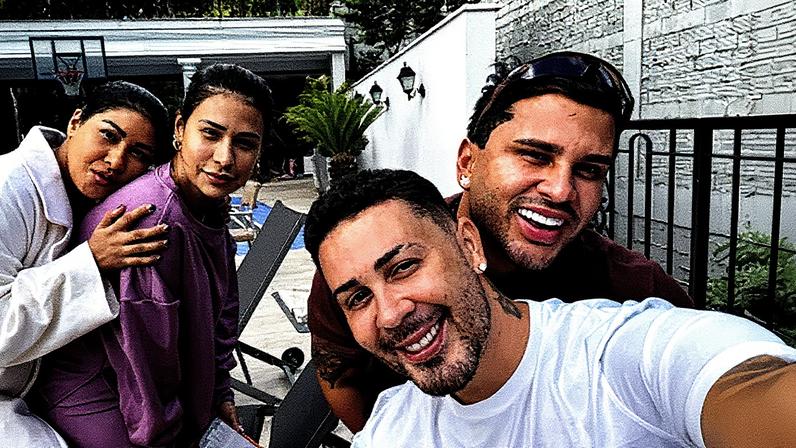 Carlinhos Maia agita fãs ao surgir ao lado de Lucas Guimarães após separação: 'Voltaram?' — Foto: Reprodução/Instagram