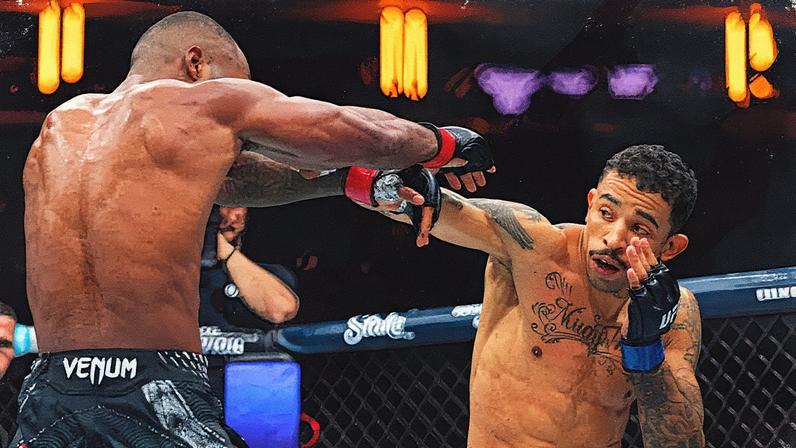 Carlos Prates nocauteia Leon Edwards no UFC 322 (Foto: Reprodução/UFC)