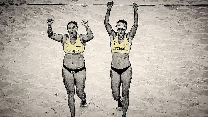 Carol e Rebecca vencem na estreia do Mundial de Vôlei de Praia (Foto: Volleyball World)