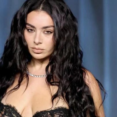 Charli XCX revela realidades da fama pop em nova Substack