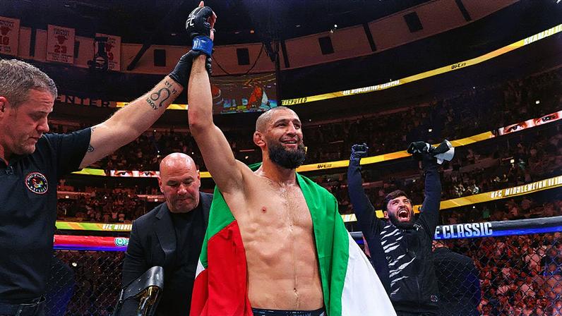 Chimaev após vitória sobre Du Plessis no UFC 319 (Foto: Divulgação/UFC)