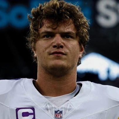 QB dos Vikings em protocolo de concussão após derrota para os Packers