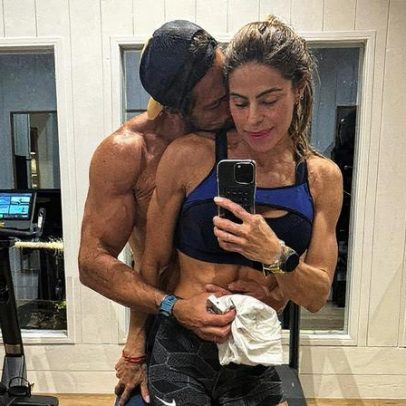 Daniella Cicarelli mostra pegada e cheiro no cangote na academia